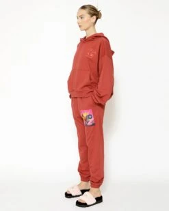 BOYS LIE X Break The Cycle Sweatpants -Boys Lie Couture 4O7A8824 54c3c640 3d5d 4e5c 81d3 99db32824cb0