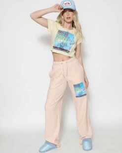 BOYS LIE X World Tour Sweatpants -Boys Lie Couture 4O7A9388 47b2c404 67a7 4a92 8605 02008baaa028